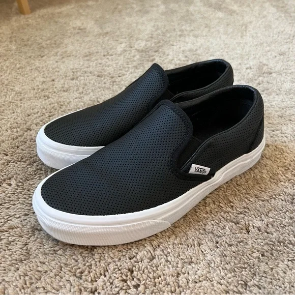Vans Classic Slip-On Perf Leather Shoe in Black Size 6.0 - Picture 3 of 11
